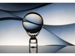 Christel Trica "Spielen mit dem Lensball"